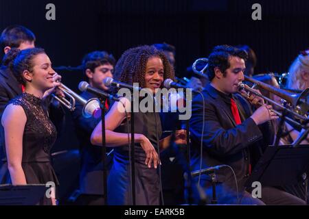 SFJAZZ 2014 di Gala in onore di Herbie Hancock il 2014 SFJAZZ di Gala del 16 maggio 2014 saranno dotati di prestazioni dal leggendario Herbie Hancock con la star-studded award-winning SFJAZZ collettivo, il premiato SFJAZZ High School All-Stars, e un AfterJ Foto Stock