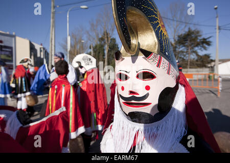 "Pantalllas' carattere Xinzo durante il carnevale del Martedì Grasso parade. Foto Stock