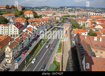 BRATISLAVA, Slovacchia - 11 ottobre 2014: modulo di Outlook st. Martins cattedrale alla città. Foto Stock