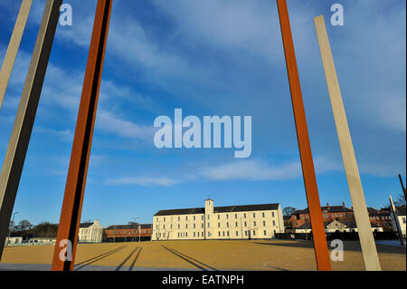 Stock Photo - Ebrington Square, ex British caserme, Derry, Londonderry, Irlanda del Nord. ©George Sweeney/Alamy Foto Stock