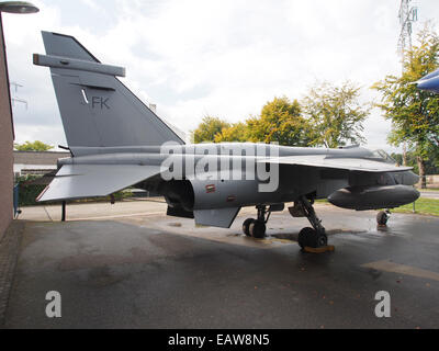 SEPECAT Jaguar XZ357 fa parte della collezione Piet Smits di Baarlo, Paesi Bassi. Il Jaguar è un aereo a reazione di progettazione franco-britannica utilizzato per attacchi al suolo e missioni di ricognizione. Foto Stock