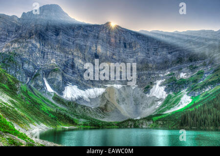 Scenic estate paesaggi di montagna del lago Rawson, Peter Lougheed Parco provinciale paese Kananaskis Alberta Canada Foto Stock