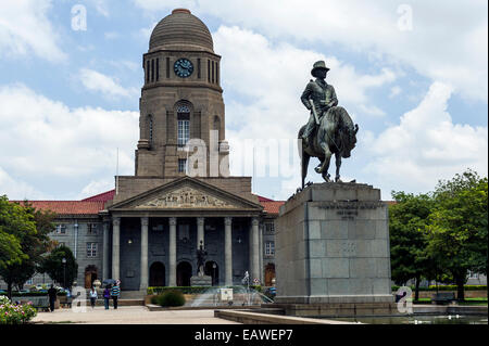 Una statua di Andries Pretorius davanti al Municipio di Pretoria. Foto Stock