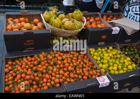 Clyde Valley pomodori per la vendita in stallo a Edimburgo il mercato degli agricoltori nel centro della città di Edimburgo Regno Unito Scozia Foto Stock