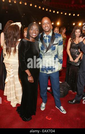 Amburgo. Xx Nov, 2014. Amburgo, Germania. Xx Novembre, 2014. Auma Obama e Yared Dibaba al 'Die Goldene Bild der Frau 2014 Award' il 20 novembre 2014 ad Amburgo. © dpa picture alliance/Alamy Live News Credito: dpa/Alamy Live News Foto Stock