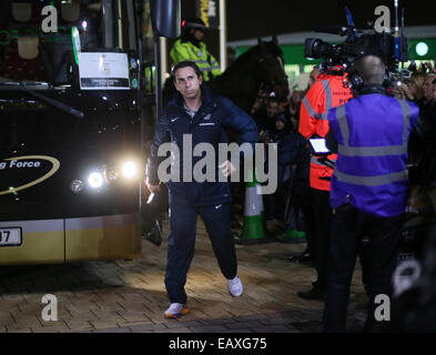 Glasgow, Regno Unito. Xviii Nov, 2014. England's Gary Neville arriva.- amichevole internazionale - Scozia vs Inghilterra- Celtic Park - Glasgow - Scozia - 18 novembre 2014 - Picture David Klein/Sportimage. © csm/Alamy Live News Foto Stock