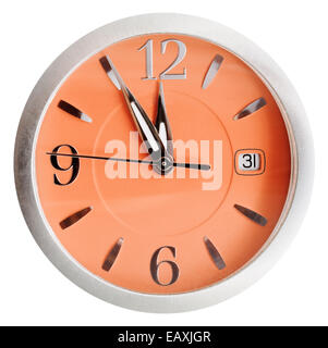 Da cinque a dodici o'clock sul quadrante arancione isolati su sfondo bianco Foto Stock