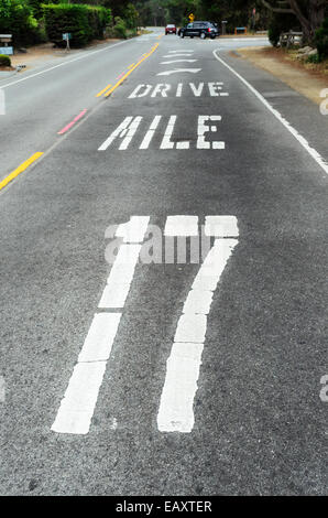 17 Mile Drive testo sulla strada vicino a Monterey, California, Stati Uniti d'America Foto Stock