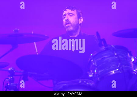 Il magazzino di Victoria, Manchester, Regno Unito. Xxi Nov, 2014.I Am Kloot headline il palco principale al primo giorno di sessioni di Whisky Festival presso il magazzino di Victoria, Manchester Credito: Simon Newbury/Alamy Live News Foto Stock