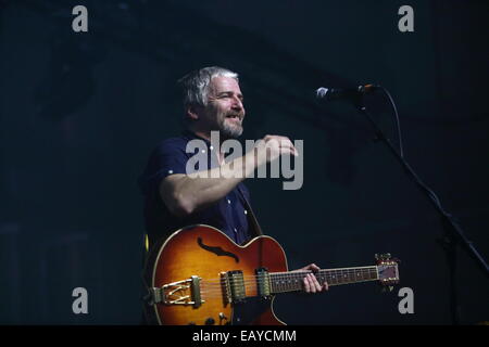 Il magazzino di Victoria, Manchester, Regno Unito. Xxi Nov, 2014.I Am Kloot headline il palco principale al primo giorno di sessioni di Whisky Festival presso il magazzino di Victoria, Manchester Credito: Simon Newbury/Alamy Live News Foto Stock