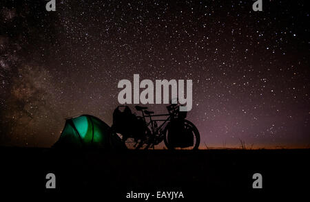 Campeggio sotto le stelle, deserto dei Gobi e Mongolia Foto Stock