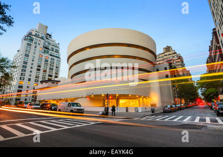 Il Museo Guggenheim sulla 5th Avenue in New York City, Stati Uniti d'America. Foto Stock