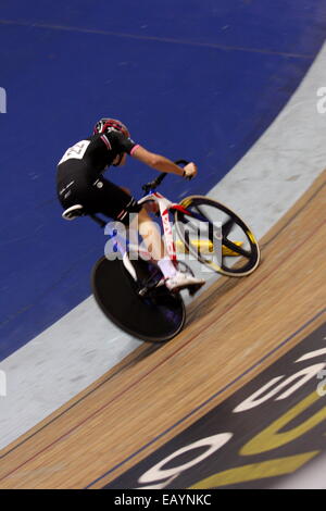 Manchester, Regno Unito. 22 Novembre, 2014. Serie di rivoluzione ciclismo su pista Round 2. - Ollie legno nel Campionato Elite Flying Lap Credito: Concedere Burton/Alamy Live News Foto Stock