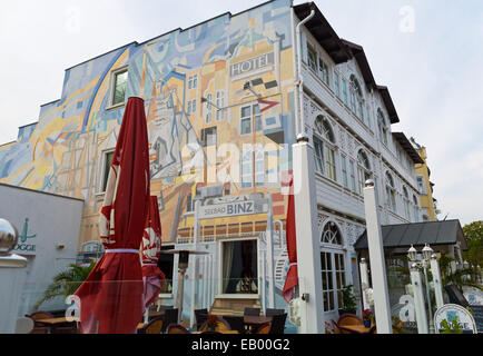 Rügen - colorata facciata dipinta a Binz - Meclemburgo-Pomerania Occidentale, Germania, Europa Foto Stock