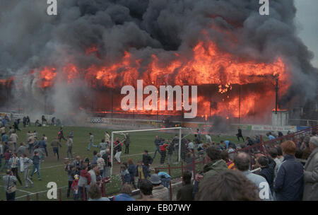 Bradford City Football Club Stadium disastro dell'11 maggio 1985. Il 40° anniversario sarà l'11 maggio 2025 Foto Stock