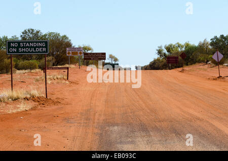 Tjukaruru Road, Docker River Road, Territorio del Nord, l'Australia Foto Stock