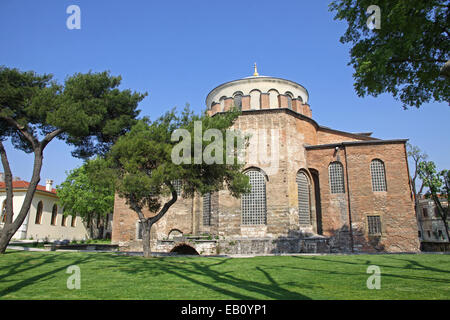 Hagia Irene chiesa (Aya Irini) nel parco del Palazzo Topkapi ad Istanbul in Turchia Foto Stock