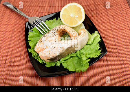 Bistecca di salmone pronto a mangiare Foto Stock