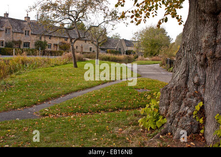 Fila di case in Lower Slaughter Foto Stock