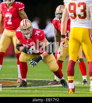 San Francisco, Stati Uniti d'America. 23 Nov, 2014. San Francisco 49ers affrontare Joe Staley (74) in azione durante la NFL partita di calcio tra Washington Redskins e San Francisco 49ers a Levi's Stadium di San Francisco, CA. Il 49ers sconfitto il Redskins 17-13. Credito: Damon Tarver/Cal Sport Media/Alamy Live News Foto Stock