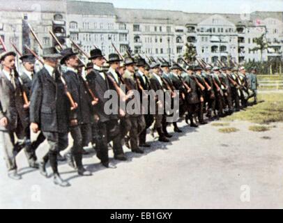 La contemporanea Colorata propaganda tedesca foto mostra una line-up di guerra tedesco volontari nel 1914, posizione sconosciuta (1914-1918). Foto: Neumann Archivio - nessun filo SERVICE - Foto Stock