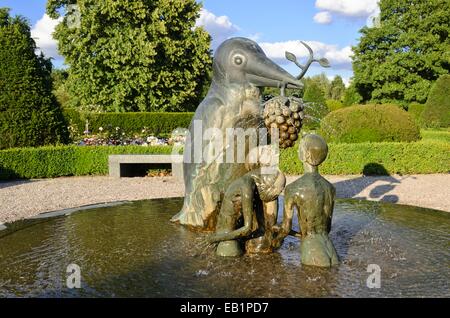 Fontana di uccelli, britzer garten, Berlino, Germania Foto Stock