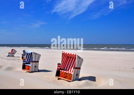 Baltrum Island, sedie a sdraio in spiaggia, Bassa Sassonia, Est isole frisone, Germania Foto Stock