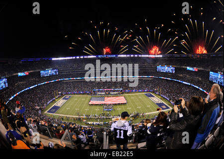 East Rutherford, New Jersey, USA. 23 Nov, 2014. Vista generale dei fuochi d'artificio di MetLife Stadium prima di NFL azione tra New York Giants e Dallas Cowboys in East Rutherford, New Jersey. Il cowboy sconfitto il Giants 31-28. © csm/Alamy Live News Foto Stock