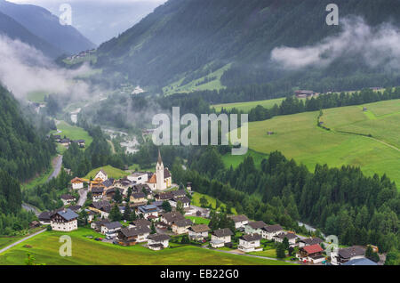 Parte urbana delle Alpi austriache. Foto Stock