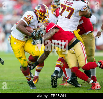 San Francisco, CA. 23 Nov, 2014. Washington Redskins running back Alfred Morris (46) in azione durante la NFL partita di calcio tra Washington Redskins e San Francisco 49ers a Levi's Stadium di San Francisco, CA. Il 49ers sconfitto il Redskins 17-13. ©Damon Tarver/Cal Sport Media/Alamy Live News Foto Stock