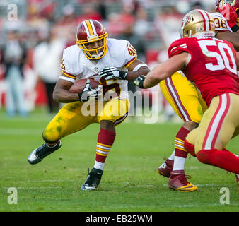 San Francisco, CA. 23 Nov, 2014. Washington Redskins running back Alfred Morris (46) in azione durante la NFL partita di calcio tra Washington Redskins e San Francisco 49ers a Levi's Stadium di San Francisco, CA. Il 49ers sconfitto il Redskins 17-13. ©Damon Tarver/Cal Sport Media/Alamy Live News Foto Stock