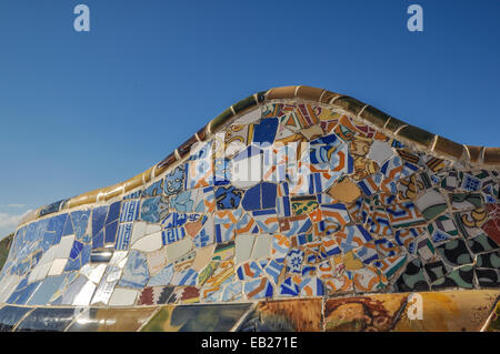 Barcellona - Luglio 24: il Parco Guell, un giardino comunale progettato da Antoni Gaudi. Costruito nel 1900 - 1914. Fa parte del patrimonio mondiale il suo Foto Stock