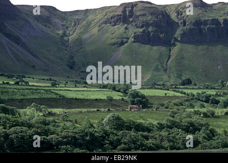 LUGNAGALL Hill, vicino lago GLENCAR, nella contea di Sligo, Irlanda. Di cui al poeta, drammaturgo e vincitore del premio Nobel della letteratura, William Butler Yeats in "L'uomo che ha sognato di FAERYLAND' Foto Stock