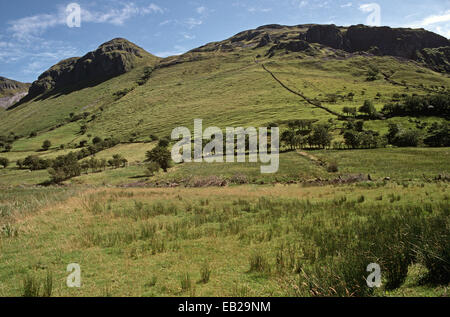 LUGNAGALL Hill, vicino lago GLENCAR, nella contea di Sligo, Irlanda. Di cui al poeta, drammaturgo e vincitore del premio Nobel della letteratura, William Butler Yeats in "L'uomo che ha sognato di FAERYLAND' Foto Stock