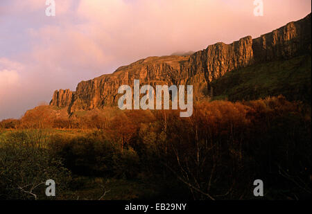 LUGNAGALL Hill, vicino lago GLENCAR, nella contea di Sligo, Irlanda. Di cui al poeta, drammaturgo e vincitore del premio Nobel della letteratura, William Butler Yeats in "L'uomo che ha sognato di FAERYLAND' Foto Stock