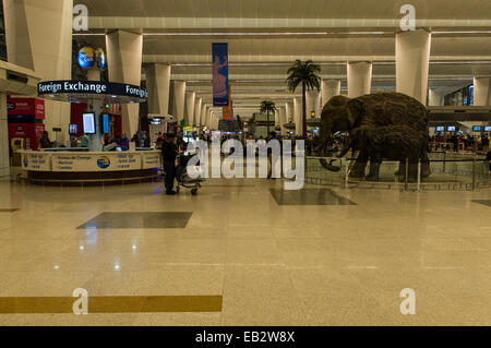 Dall'Aeroporto Internazionale Indira Gandhi, vista interna, New Delhi, Delhi, India Foto Stock