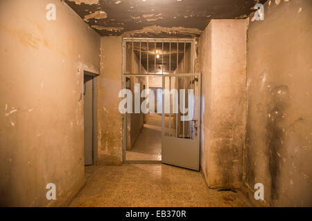 Amna Suraka o rossa Museo di sicurezza, ex sede della irachena servizio di intelligence, Sulaymaniyah, Kurdistan iracheno, Iraq Foto Stock