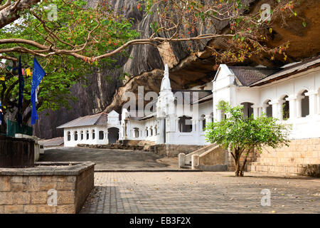 Dambulla tempio nella grotta, il più grande e meglio conservato tempio nella grotta complesso in Sri Lanka Foto Stock