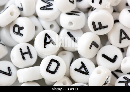 In prossimità di un palo di perline lettera . Profondità di campo Foto Stock