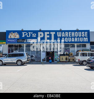 Alimentazione pet store nella zona suburbana di shopping center Foto Stock