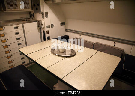 All'interno dell'USS Bowfin Submarine (1942), Pearl Harbor, Honolulu Oahu, Hawaii, STATI UNITI D'AMERICA Foto Stock