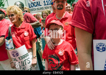 New York, NY 26 Luglio 2008 - Lavoratori Verizon Rally - Una settimana prima del loro contratto è impostato per scadere, membri delle comunicazioni W Foto Stock