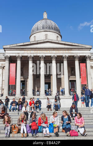 Inghilterra, Londra, Trafalgar Square e la Galleria Nazionale Foto Stock