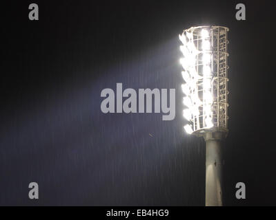 Stadium Washer incandescente nella notte Foto Stock