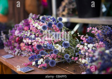 Fiori Secchi sul mercato in Provenza, Francia Foto Stock