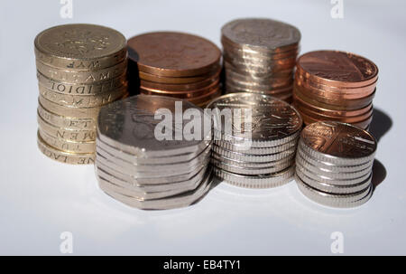 Pile di Sterling monete della Gran Bretagna Foto Stock