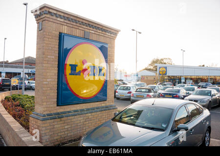 Segno di ingresso del supermercato Lidl, il tedesco ha fondato la catena di supermercati, COWLEY, Uxbridge, Greater London, Regno Unito Foto Stock