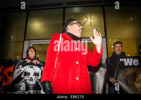 Londra, Regno Unito. 26 Nov, 2014. Guerra di classe "poveri" porta la segregazione di credito di protesta: Guy Corbishley/Alamy Live News Foto Stock