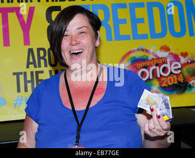 Birmingham Pride 2014 dotate di: Bianco Dee,Deidre Kelly dove: Birmingham, Regno Unito quando: 25 Maggio 2014 Foto Stock