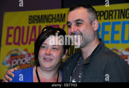 Birmingham Pride 2014 dotate di: Bianco Dee,Deidre Kelly dove: Birmingham, Regno Unito quando: 25 Maggio 2014 Foto Stock